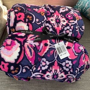 Vera Bradley Fleece Blanket 80x50 magenta medallion